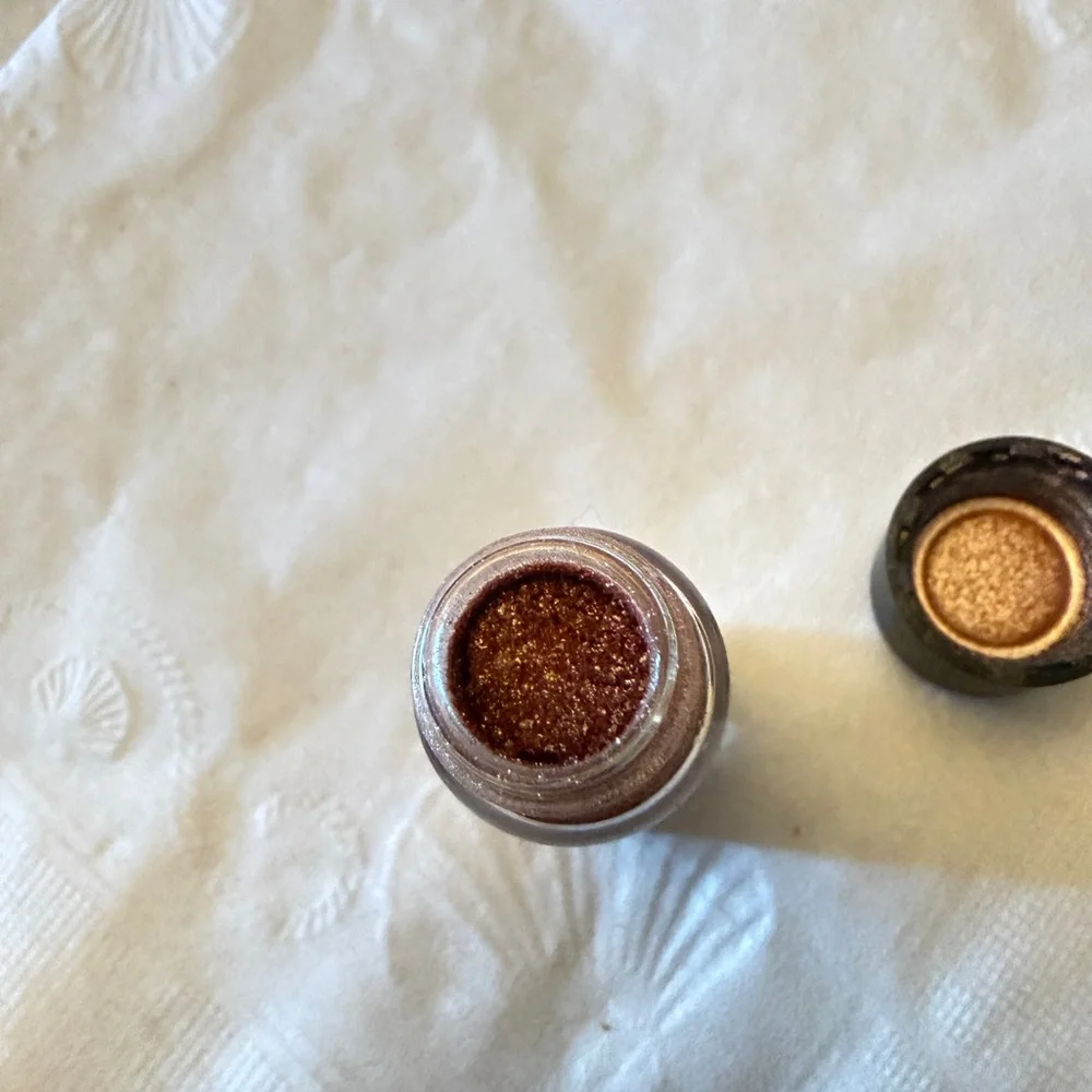MAC Cosmetics Pigment in Gift of Glam
